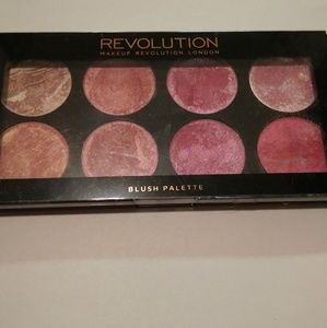 🌟Sale🌟 brand new Revolutions Blush pallette